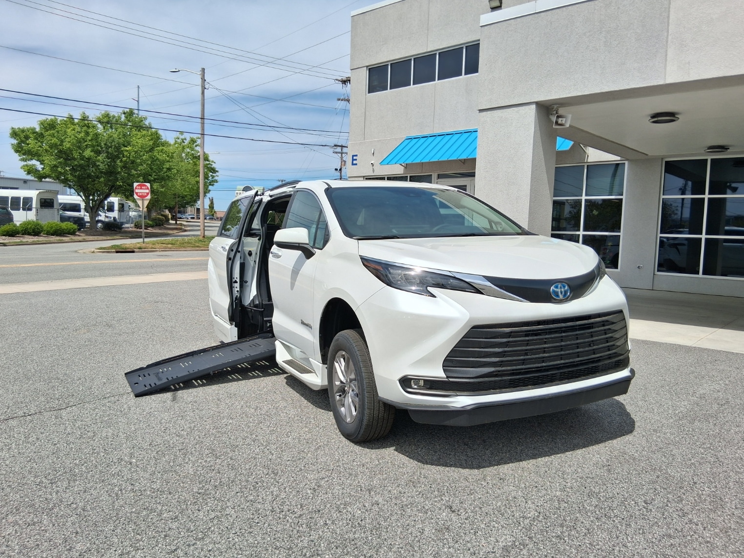 toyota sienna 2025 5TDJRKEC8SS276239 image toyota sienna 2025 5TDJRKEC8SS276239 image