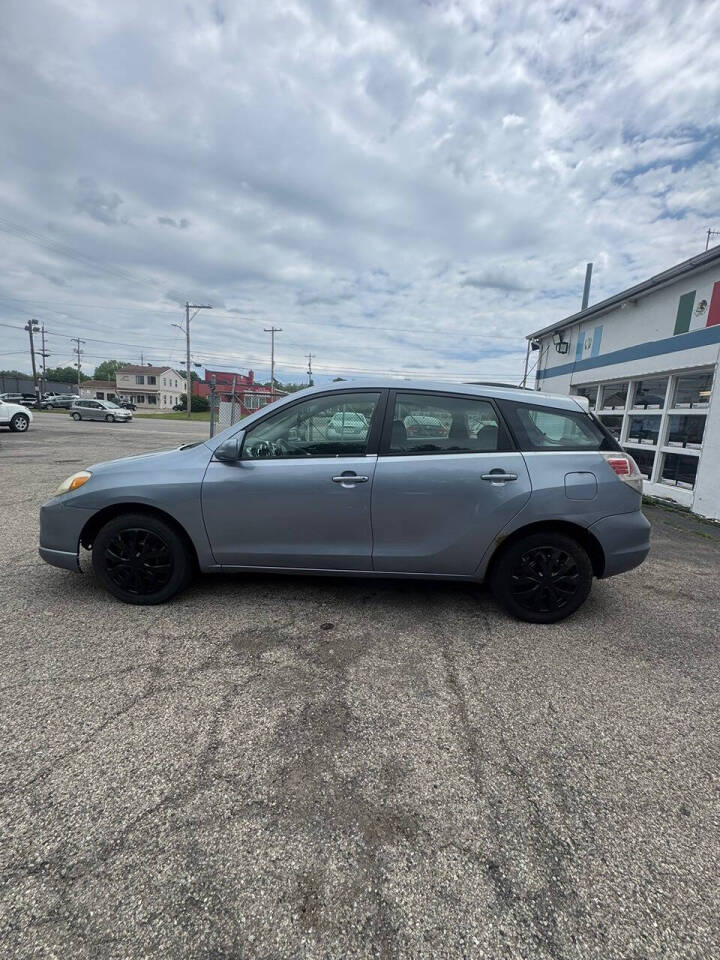 toyota matrix 2005 2T1KR32E85C495862 image toyota matrix 2005 2T1KR32E85C495862 image