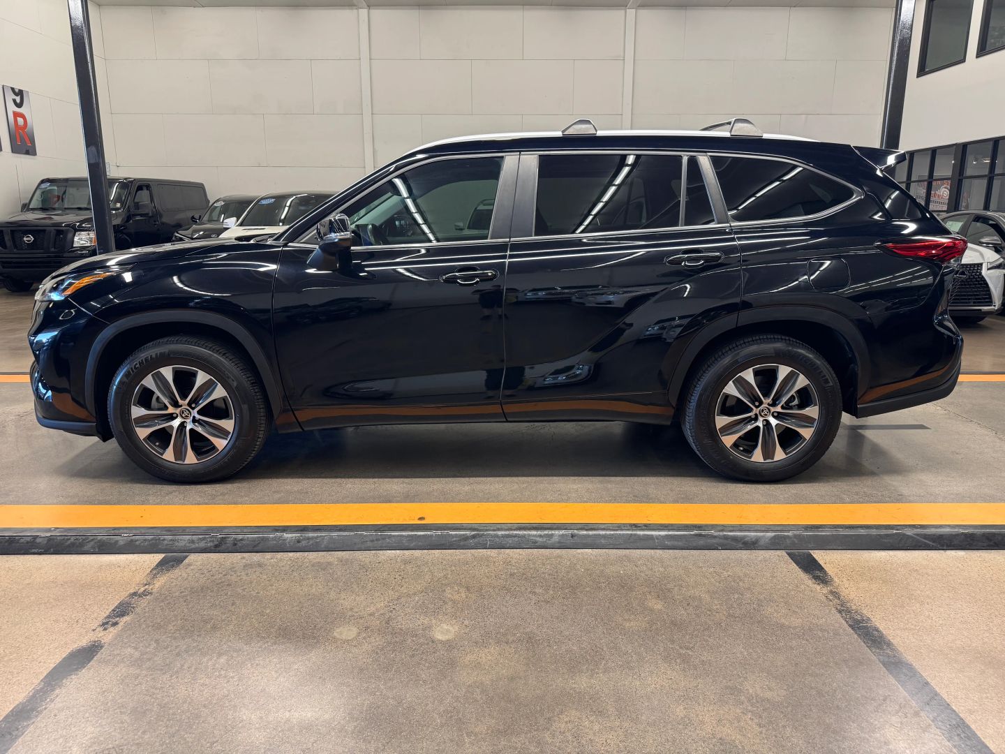 toyota highlander 2023 5TDKDRAH4PS506623 image toyota highlander 2023 5TDKDRAH4PS506623 image