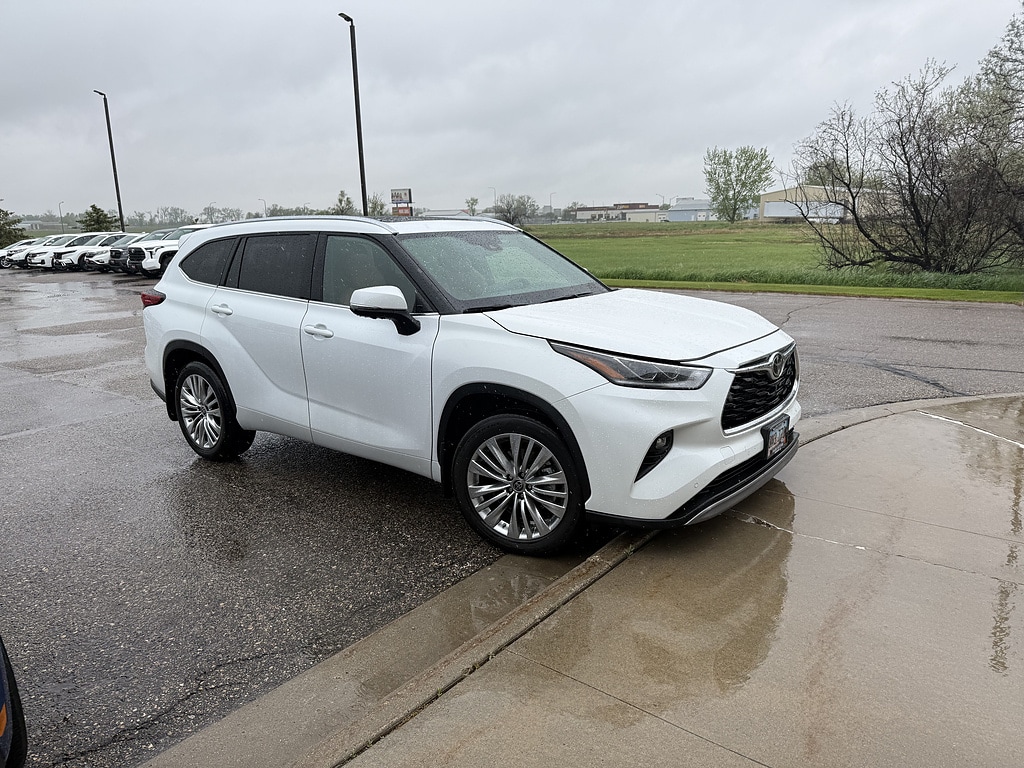toyota highlander 2023 5TDKDRBH2PS512368 image toyota highlander 2023 5TDKDRBH2PS512368 image