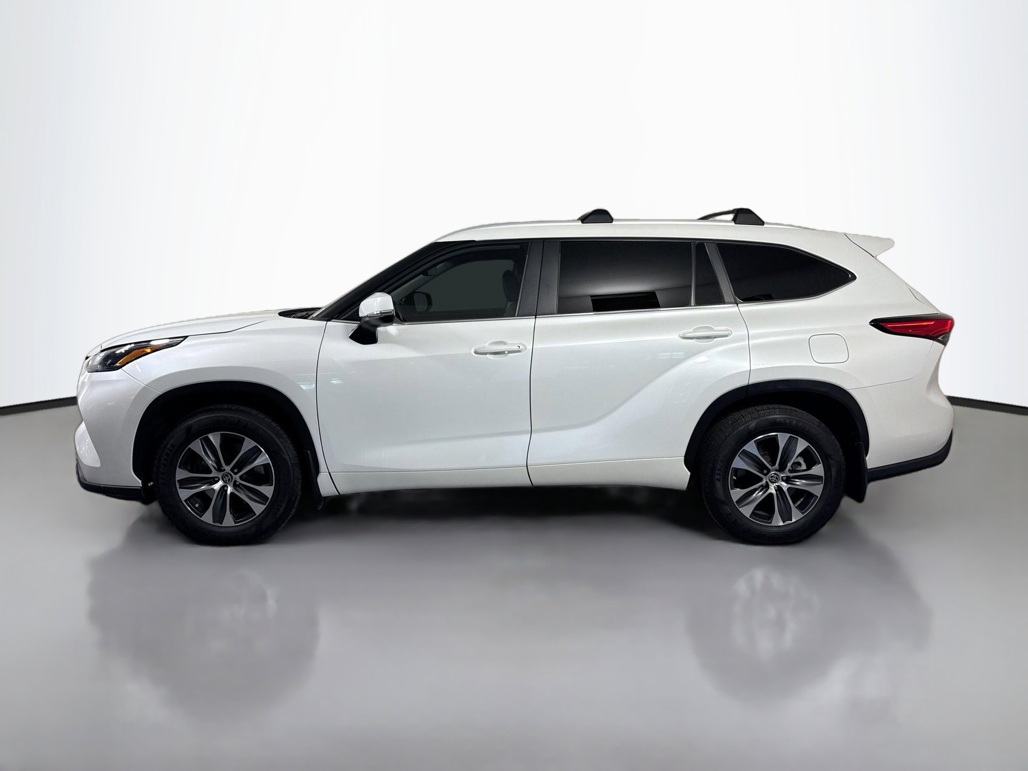 toyota highlander 2023 5TDKDRBH8PS504369 image toyota highlander 2023 5TDKDRBH8PS504369 image
