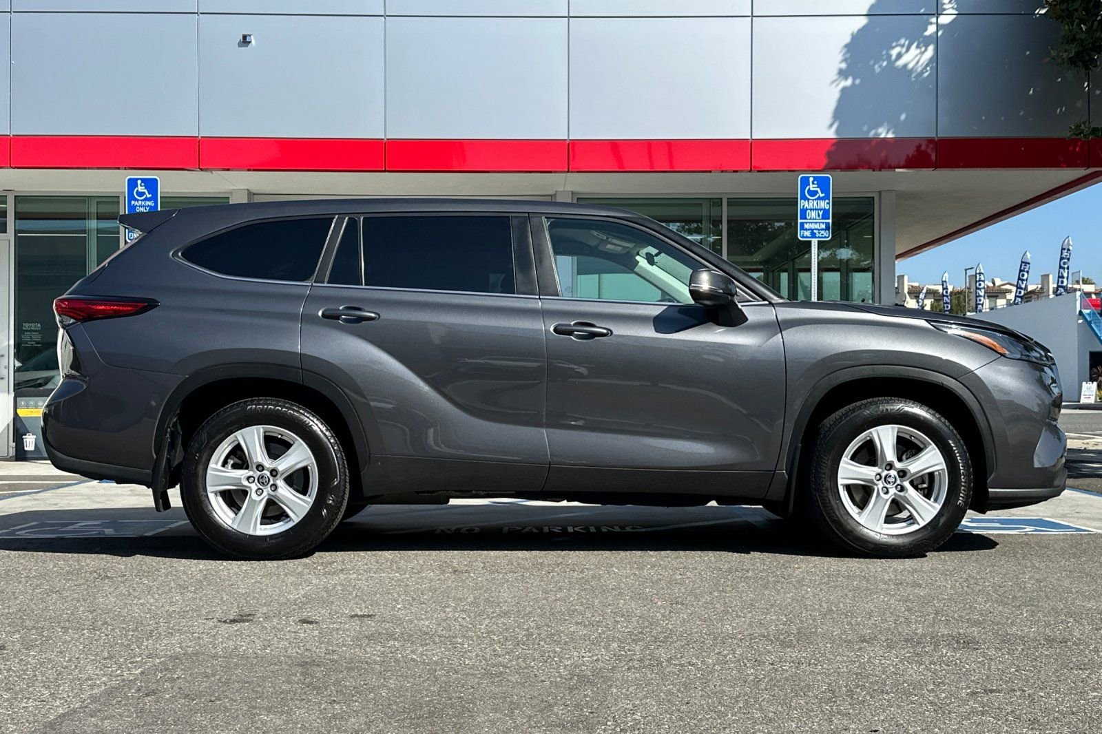 toyota highlander 2023 5TDKDRBHXPS016833 image toyota highlander 2023 5TDKDRBHXPS016833 image
