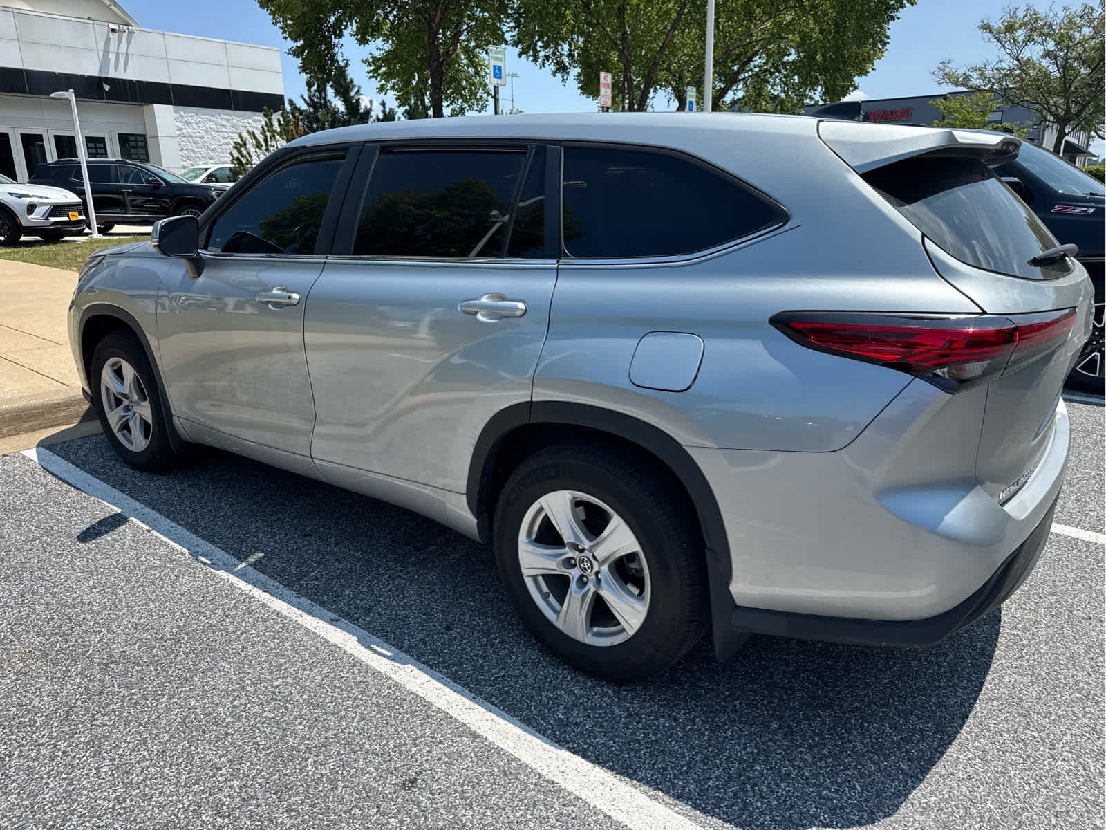 toyota highlander 2023 5TDKDRBH4PS521461 image toyota highlander 2023 5TDKDRBH4PS521461 image