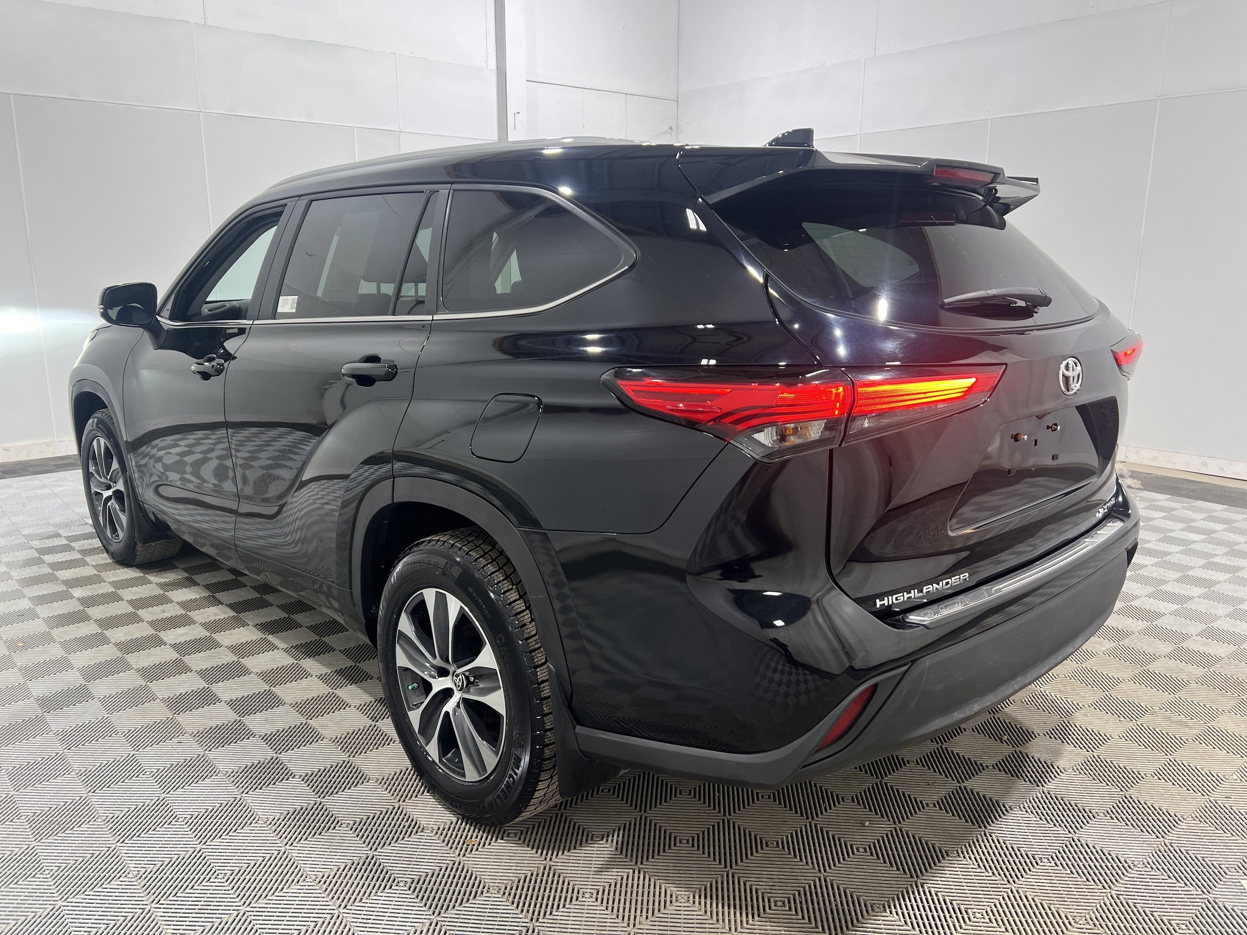 toyota highlander 2023 5TDKDRBH4PS047253 image toyota highlander 2023 5TDKDRBH4PS047253 image