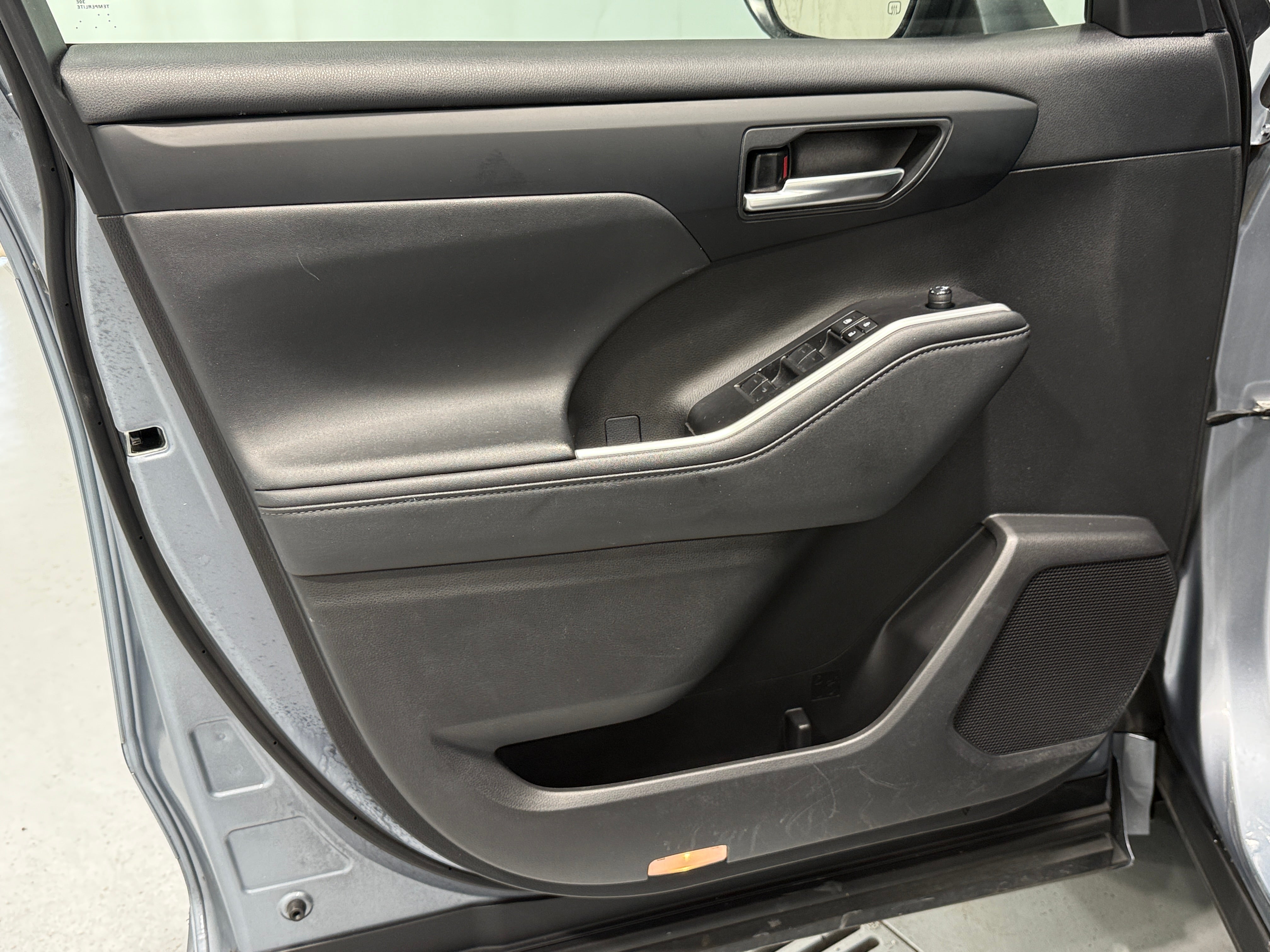 toyota highlander 2023 5TDKDRAH3PS521372 image toyota highlander 2023 5TDKDRAH3PS521372 image