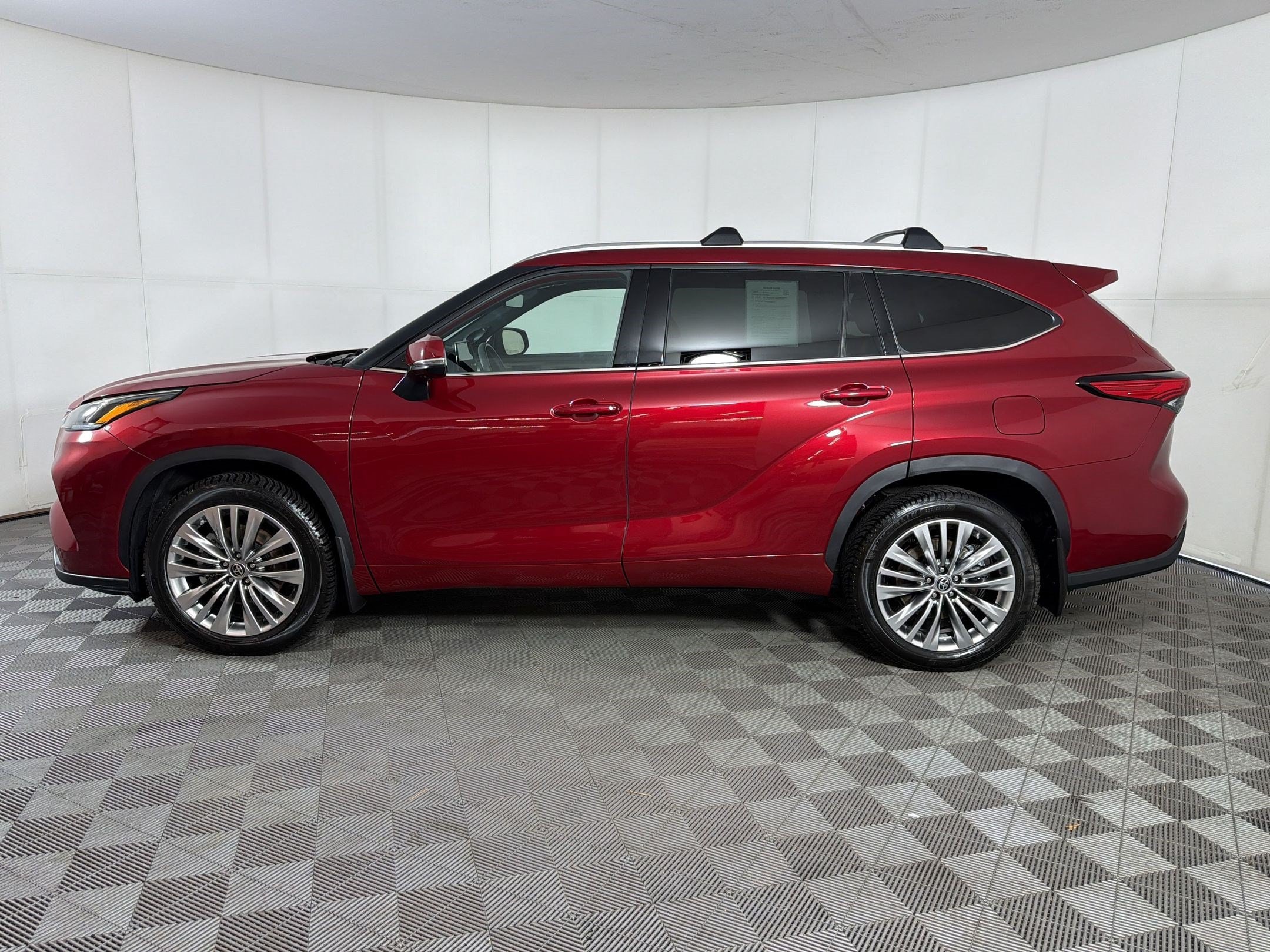 toyota highlander 2023 5TDKDRBH2PS039104 image toyota highlander 2023 5TDKDRBH2PS039104 image