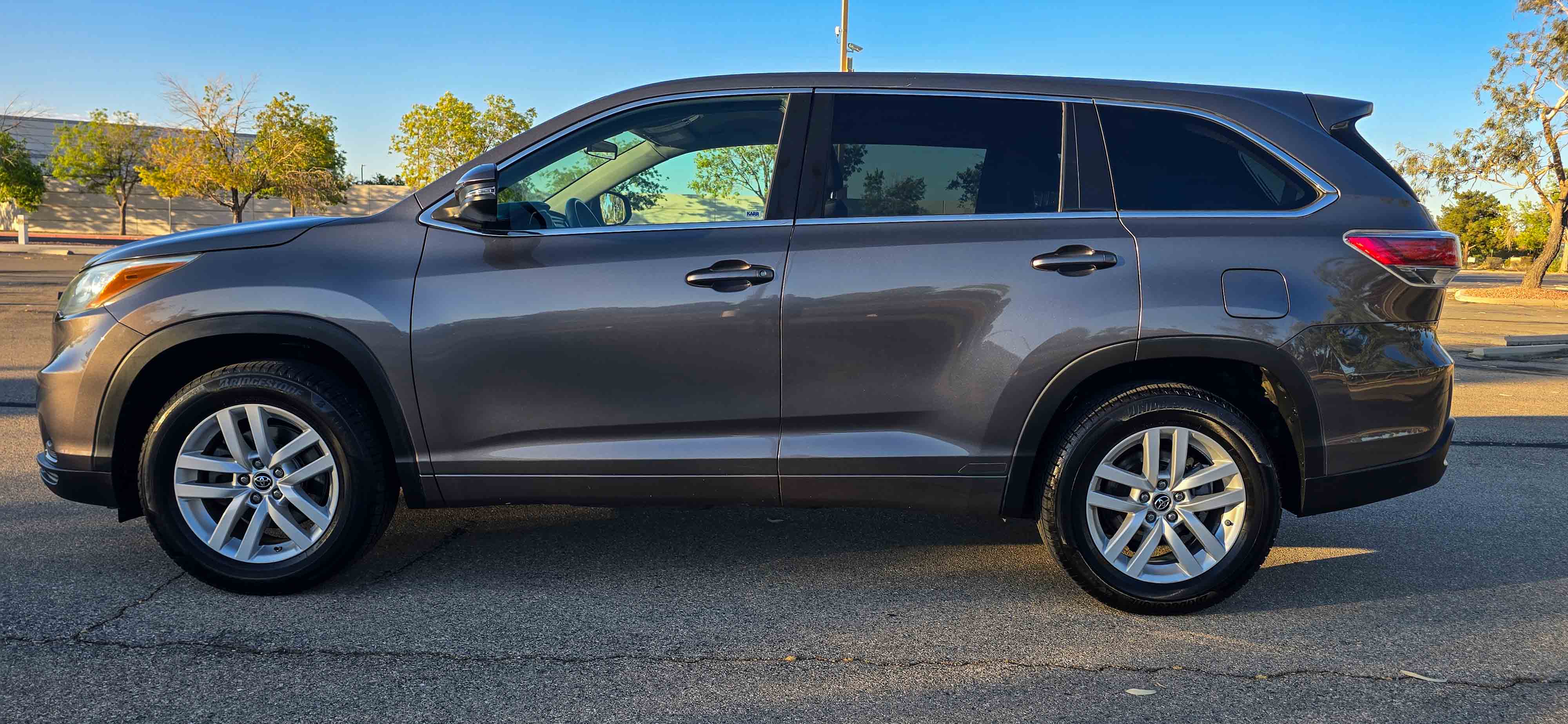 toyota highlander 2016 5TDZARFH9GS018297 image toyota highlander 2016 5TDZARFH9GS018297 image