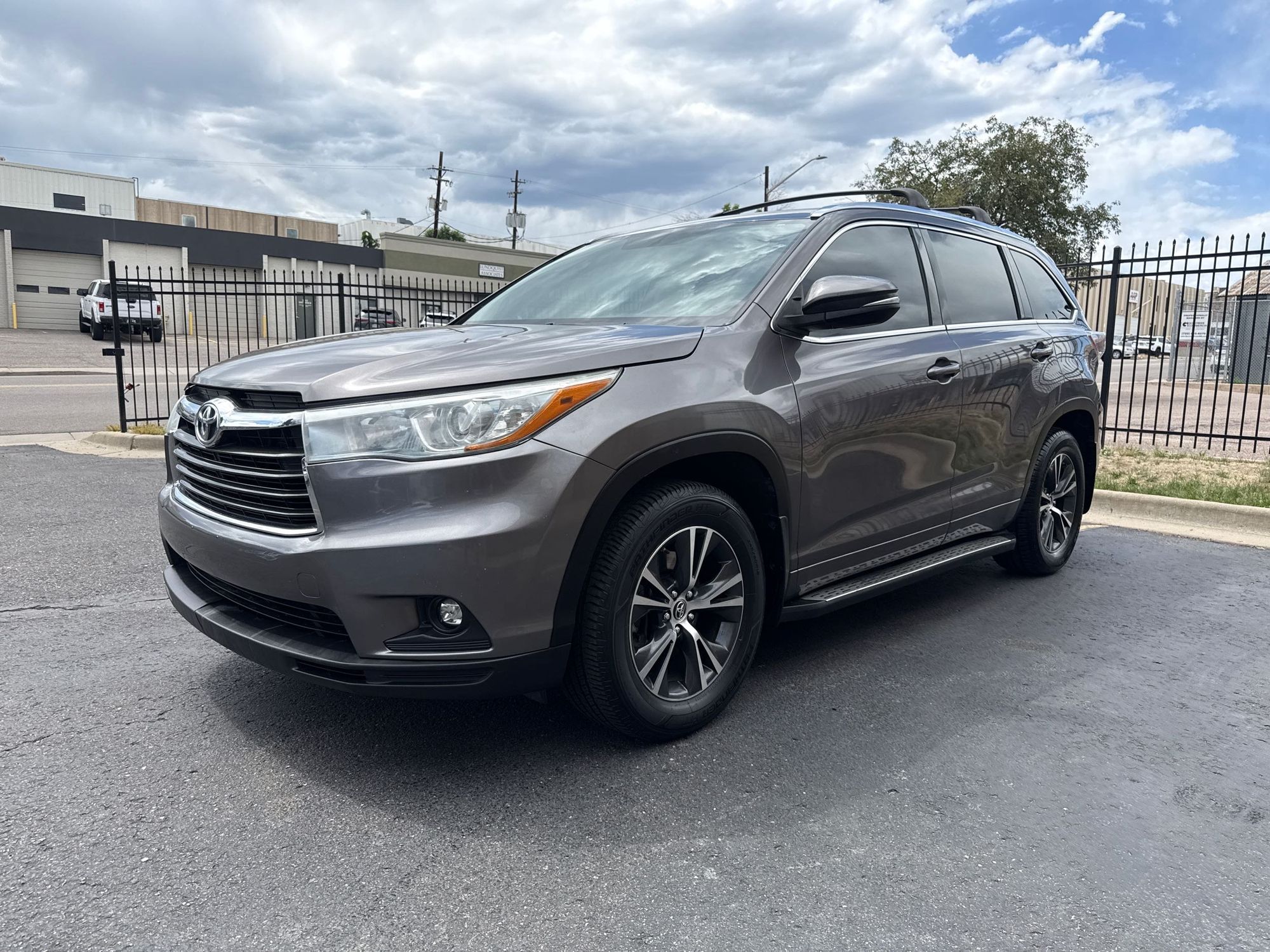 toyota highlander 2016 5TDJKRFH1GS264139 image toyota highlander 2016 5TDJKRFH1GS264139 image