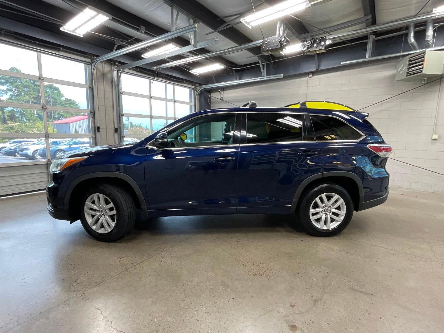 toyota highlander 2016 5TDZARFH9GS022527 image toyota highlander 2016 5TDZARFH9GS022527 image