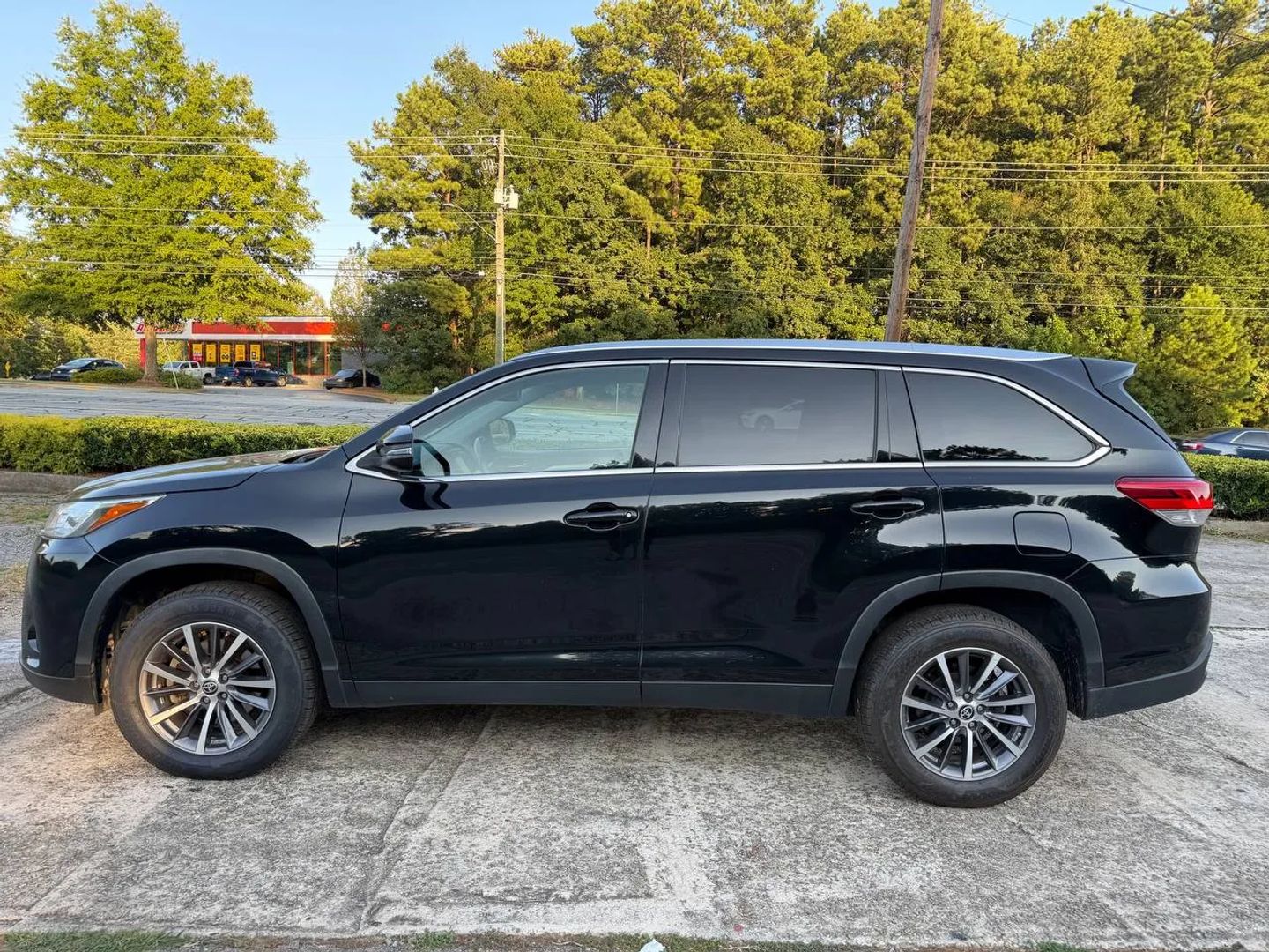 toyota highlander 2019 5TDKZRFH3KS557565 image toyota highlander 2019 5TDKZRFH3KS557565 image