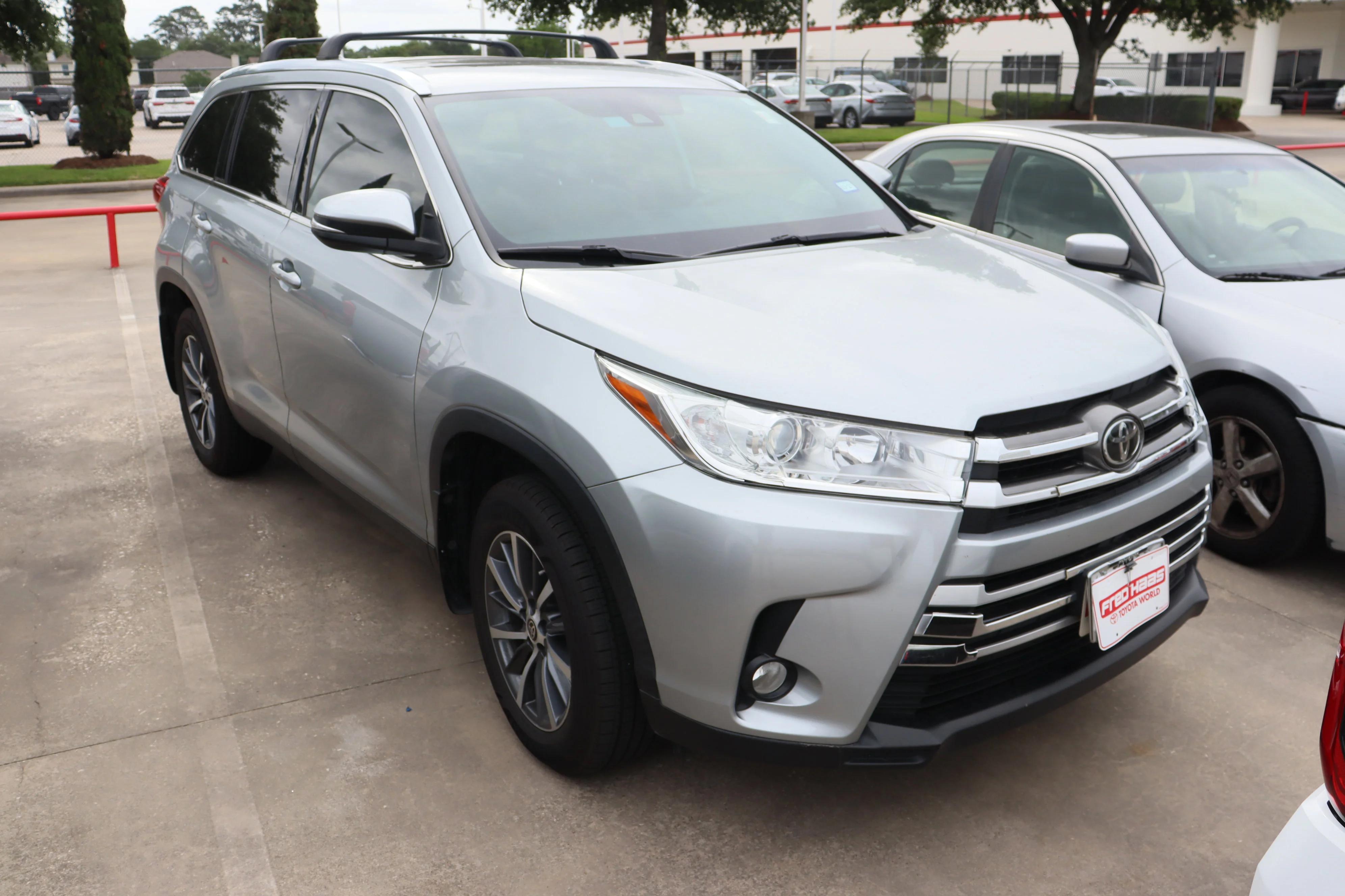 toyota highlander 2019 5TDKZRFH3KS574835 image toyota highlander 2019 5TDKZRFH3KS574835 image