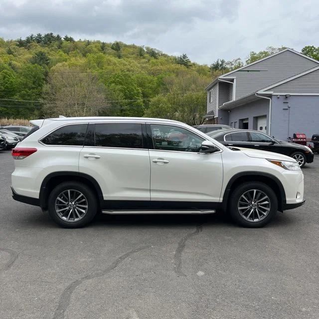 toyota highlander 2019 5TDJZRFH1KS615085 image toyota highlander 2019 5TDJZRFH1KS615085 image