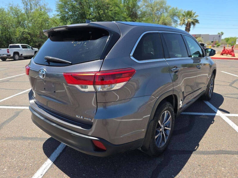 toyota highlander 2019 5TDJZRFH1KS572898 image toyota highlander 2019 5TDJZRFH1KS572898 image