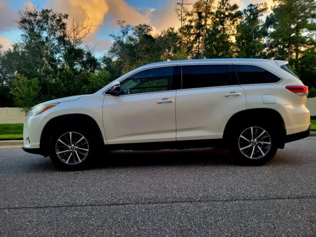 toyota highlander 2019 5TDJZRFH2KS563238 image toyota highlander 2019 5TDJZRFH2KS563238 image