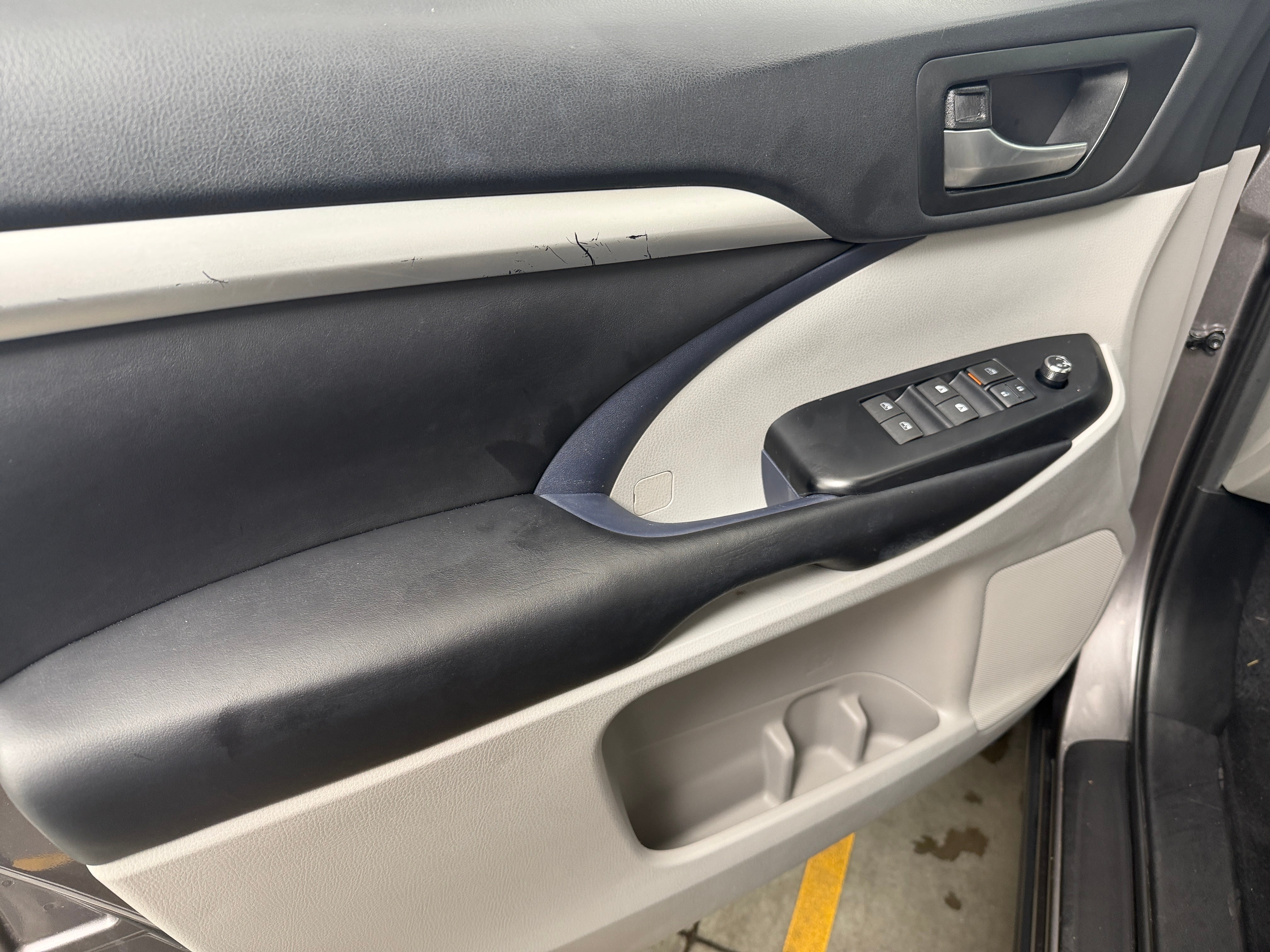 toyota highlander 2019 5TDJZRFH6KS586196 image toyota highlander 2019 5TDJZRFH6KS586196 image