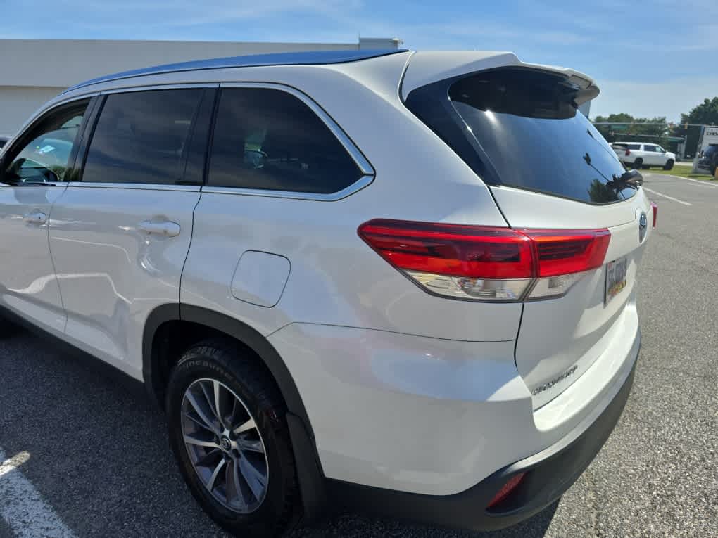 toyota highlander 2019 5TDJZRFH7KS594842 image toyota highlander 2019 5TDJZRFH7KS594842 image