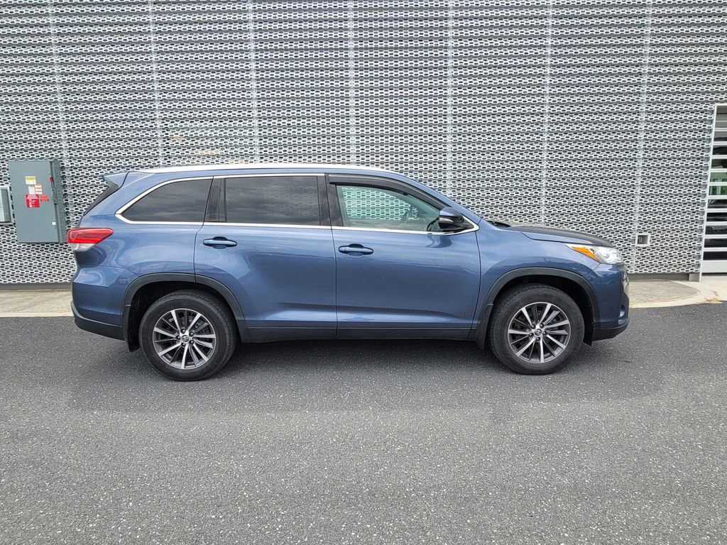 toyota highlander 2019 5TDJZRFH1KS702064 image toyota highlander 2019 5TDJZRFH1KS702064 image