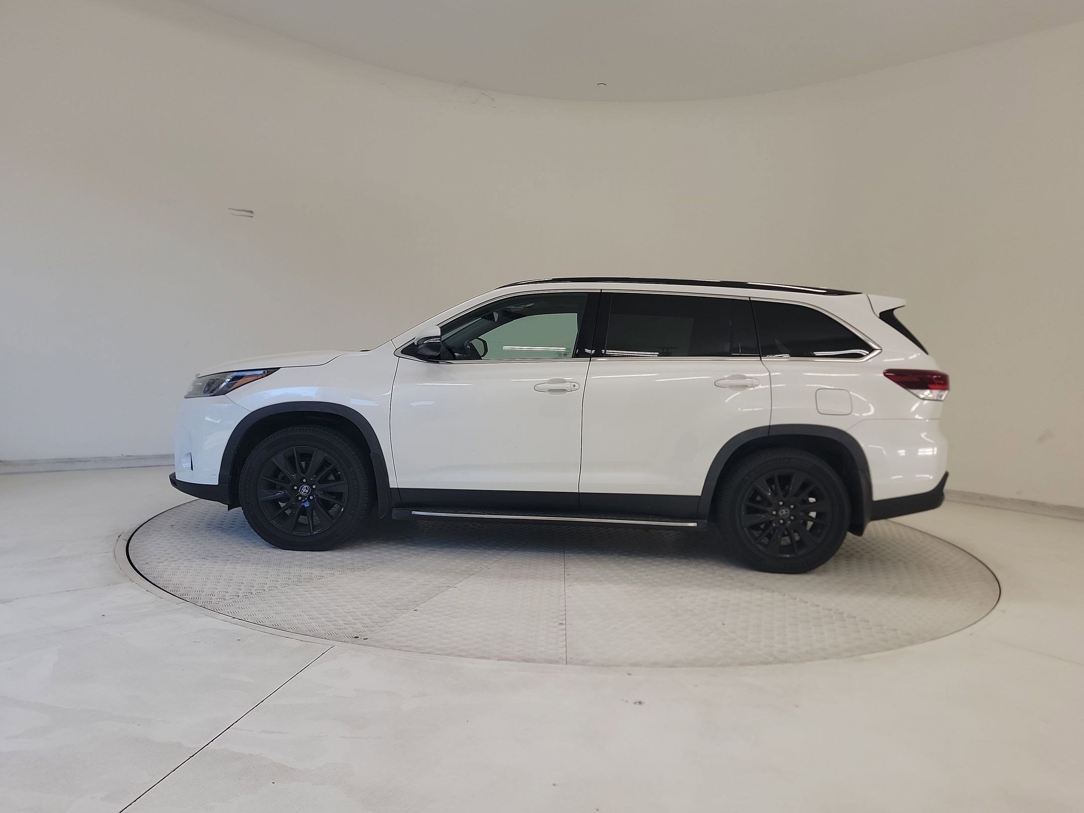 toyota highlander 2019 5TDKZRFH6KS560783 image toyota highlander 2019 5TDKZRFH6KS560783 image