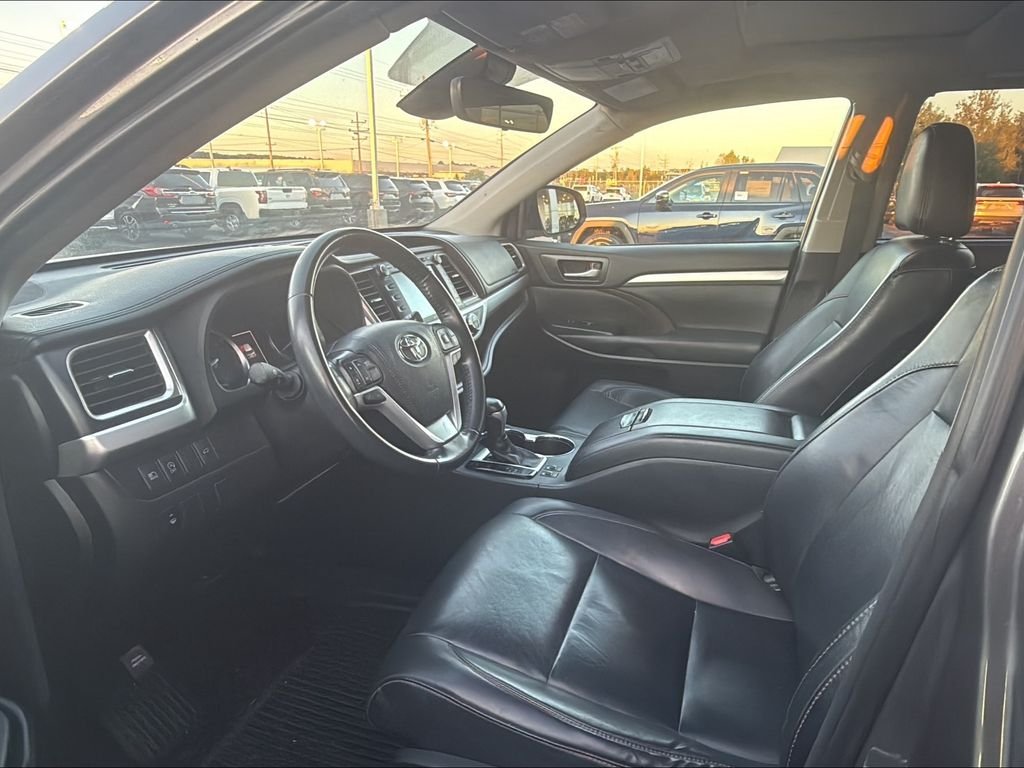 toyota highlander 2019 5TDJZRFH2KS569735 image toyota highlander 2019 5TDJZRFH2KS569735 image