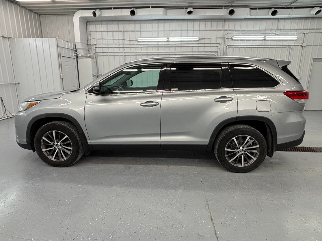 toyota highlander 2019 5TDJZRFHXKS581566 image toyota highlander 2019 5TDJZRFHXKS581566 image