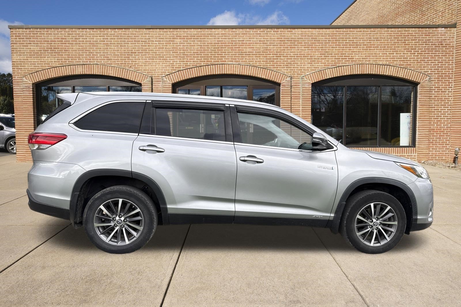 toyota highlander 2019 5TDJGRFH4KS075477 image toyota highlander 2019 5TDJGRFH4KS075477 image