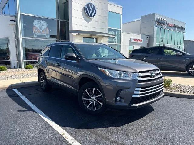 toyota highlander 2019 5TDJZRFH3KS917655 image toyota highlander 2019 5TDJZRFH3KS917655 image