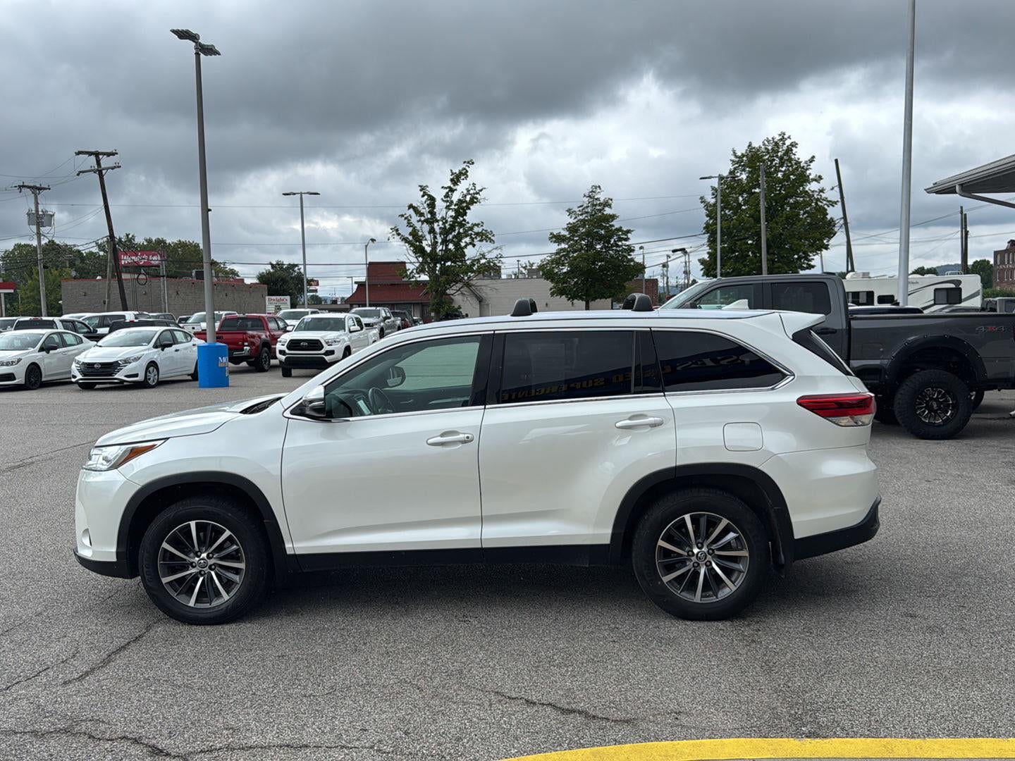 toyota highlander 2019 5TDJZRFH2KS624376 image toyota highlander 2019 5TDJZRFH2KS624376 image