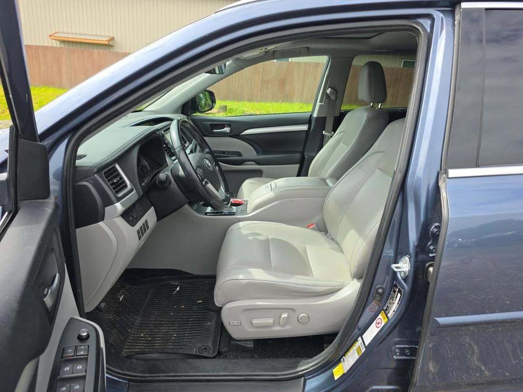 toyota highlander 2019 5TDJZRFH1KS947401 image toyota highlander 2019 5TDJZRFH1KS947401 image
