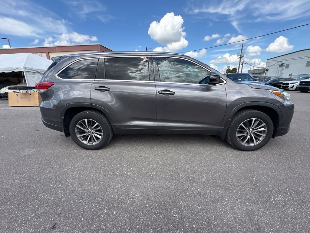 toyota highlander 2019 5TDJZRFH2KS567502 image toyota highlander 2019 5TDJZRFH2KS567502 image