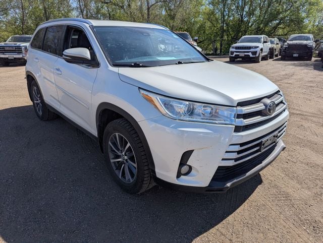 toyota highlander 2019 5TDJZRFH8KS610692 image toyota highlander 2019 5TDJZRFH8KS610692 image