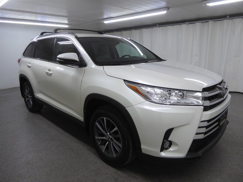 toyota highlander 2019 5TDJZRFH7KS598986 image toyota highlander 2019 5TDJZRFH7KS598986 image