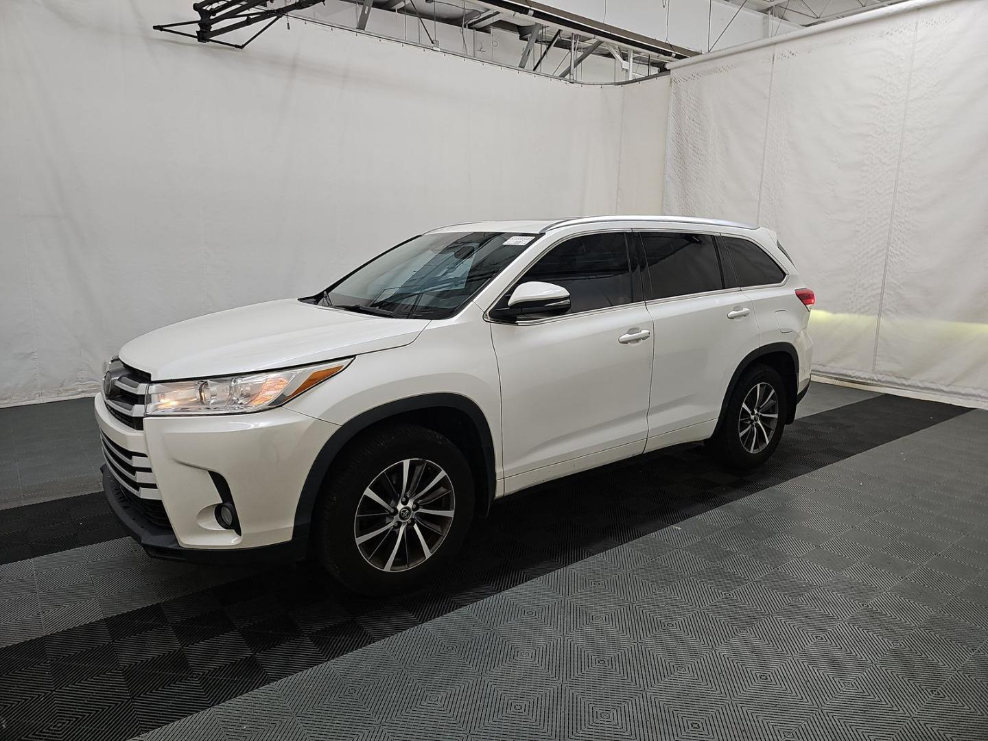 toyota highlander 2018 5TDJZRFHXJS810035 image toyota highlander 2018 5TDJZRFHXJS810035 image