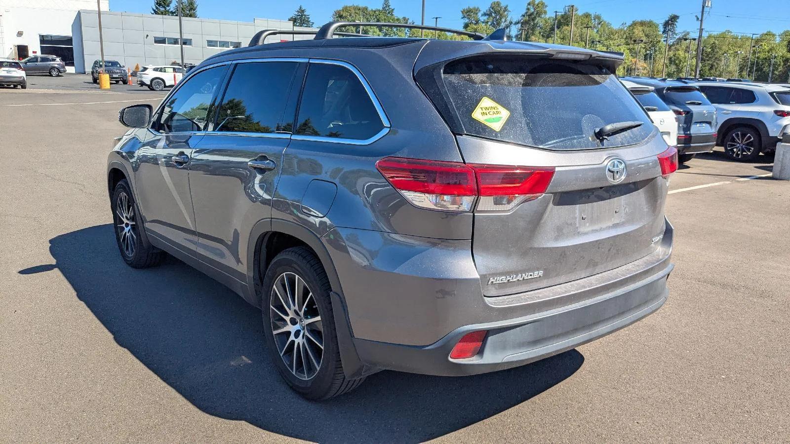 toyota highlander 2018 5TDJZRFH9JS529604 image toyota highlander 2018 5TDJZRFH9JS529604 image