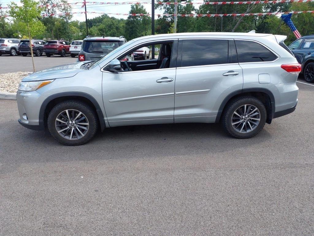 toyota highlander 2018 5TDJZRFH7JS876672 image toyota highlander 2018 5TDJZRFH7JS876672 image