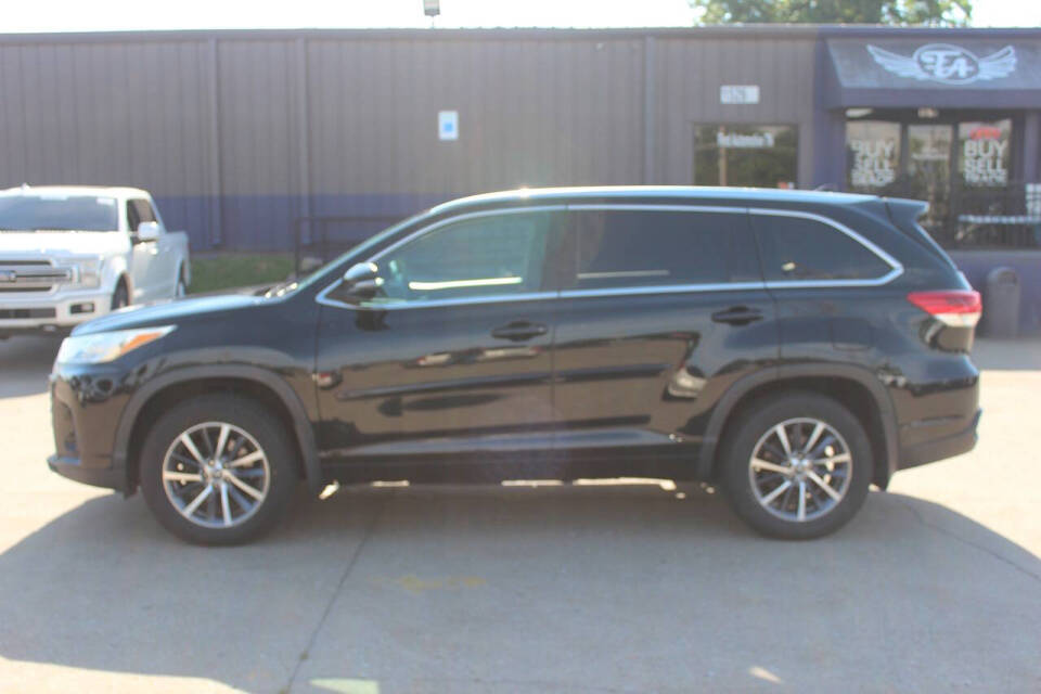 toyota highlander 2018 5TDJZRFH2JS892195 image toyota highlander 2018 5TDJZRFH2JS892195 image