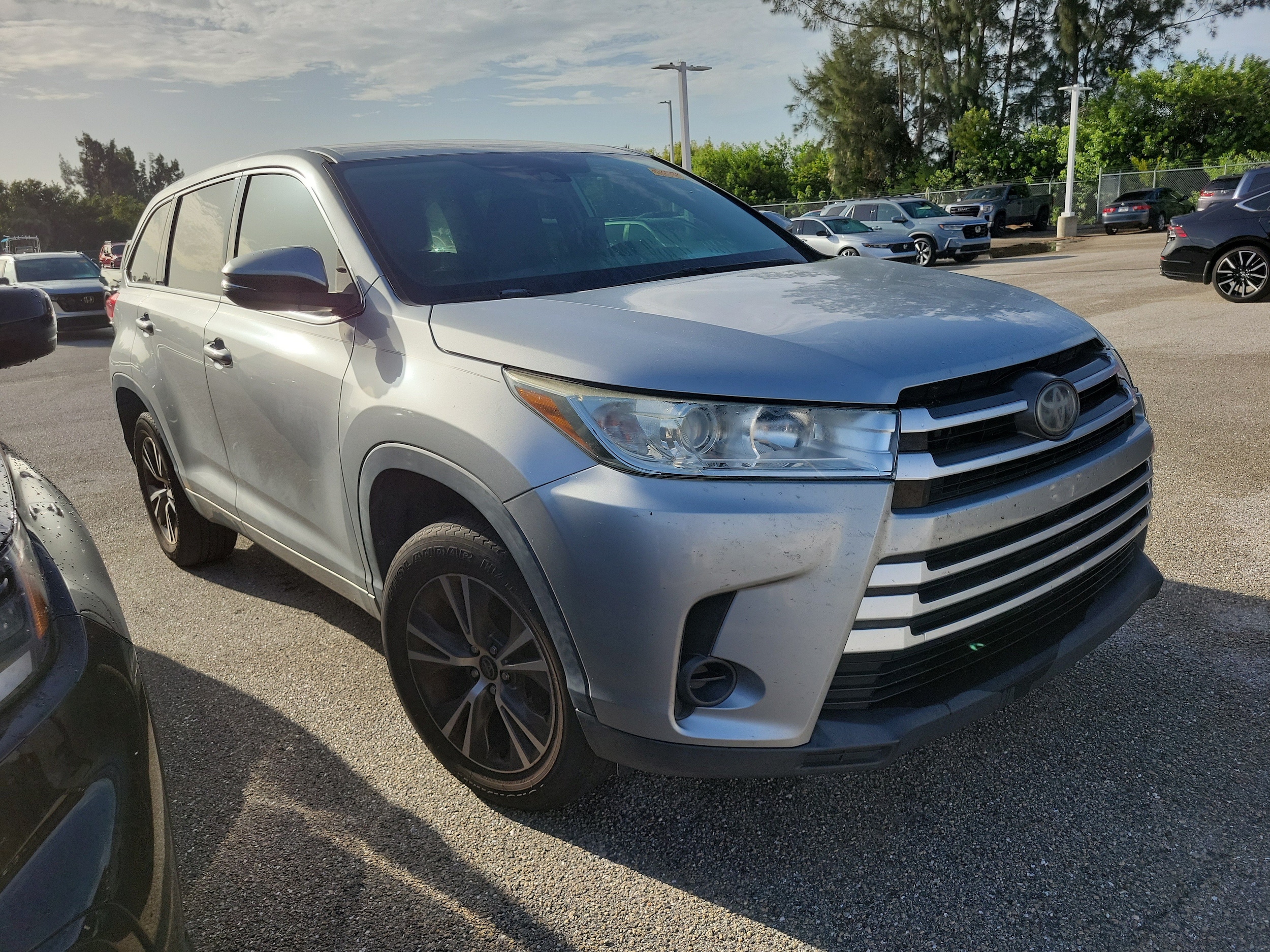 toyota highlander 2018 5TDZARFH1JS034677 image toyota highlander 2018 5TDZARFH1JS034677 image