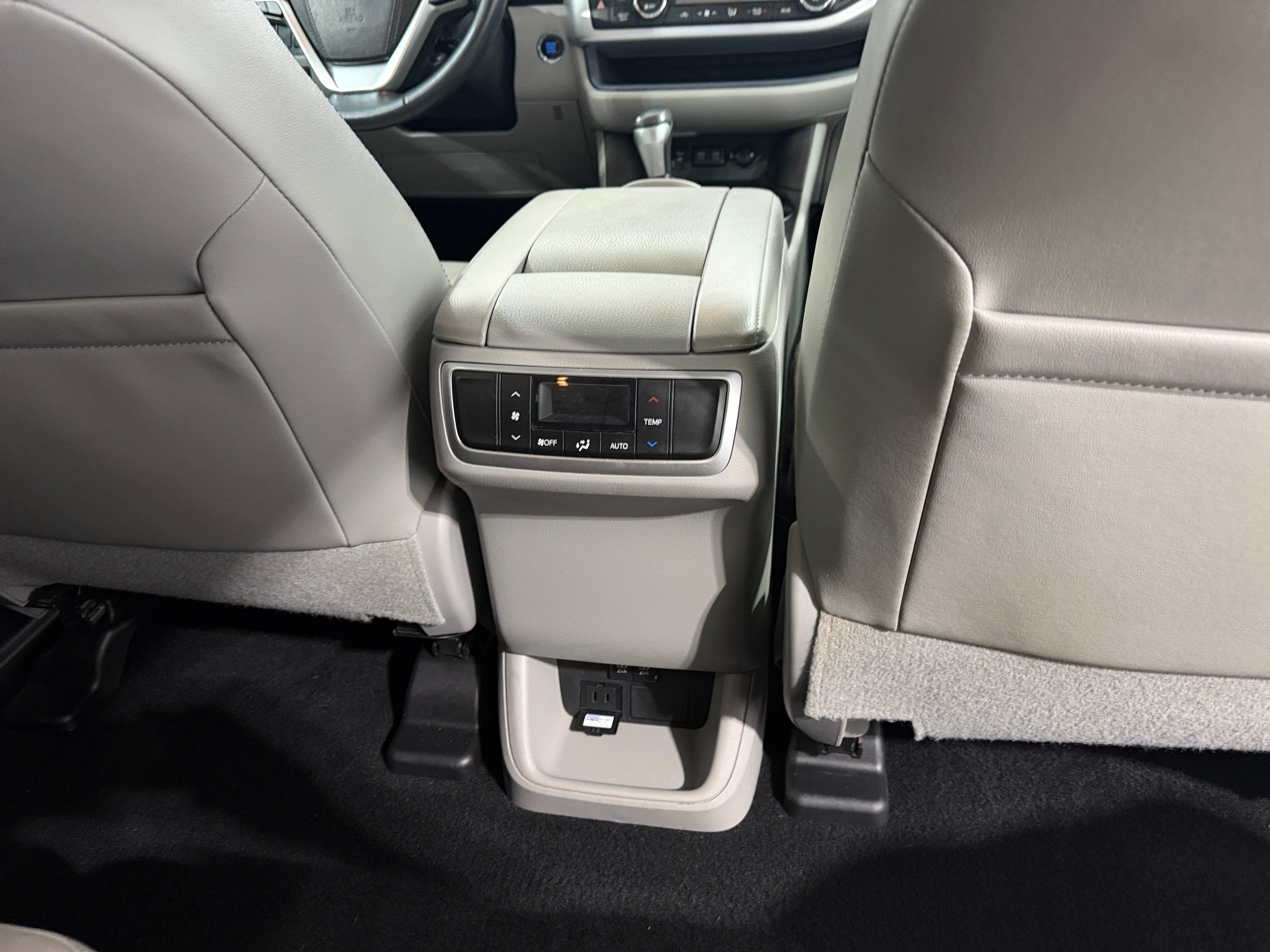 toyota highlander 2018 5TDJZRFH7JS890717 image toyota highlander 2018 5TDJZRFH7JS890717 image