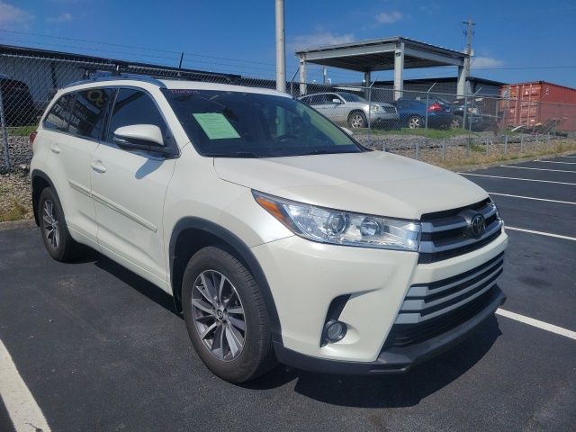 toyota highlander 2018 5TDJZRFH5JS883135 image toyota highlander 2018 5TDJZRFH5JS883135 image