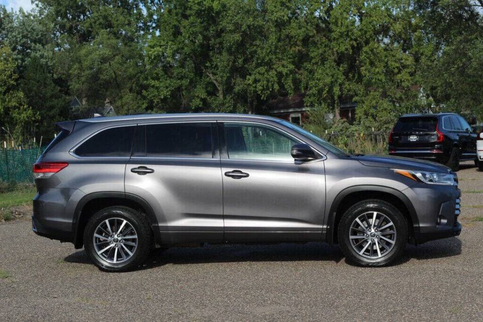 toyota highlander 2018 5TDJZRFH7JS869737 image toyota highlander 2018 5TDJZRFH7JS869737 image
