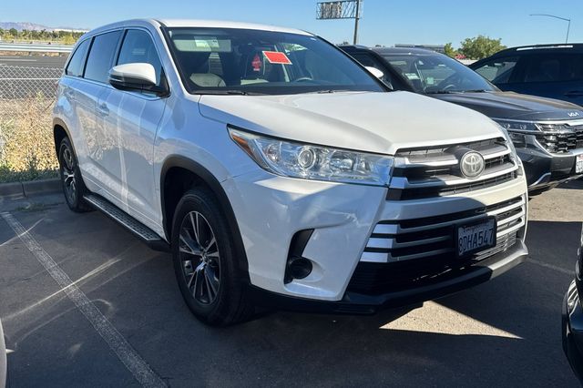 toyota highlander 2018 5TDZZRFH4JS252458 image