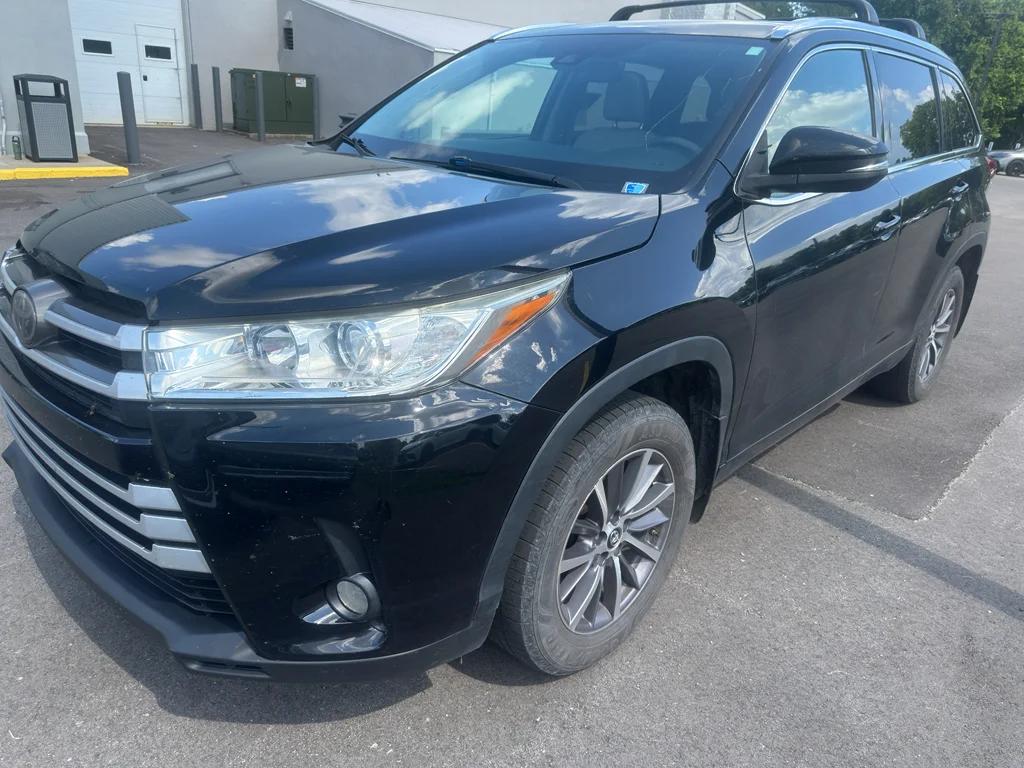 toyota highlander 2018 5TDJZRFH2JS555428 image toyota highlander 2018 5TDJZRFH2JS555428 image