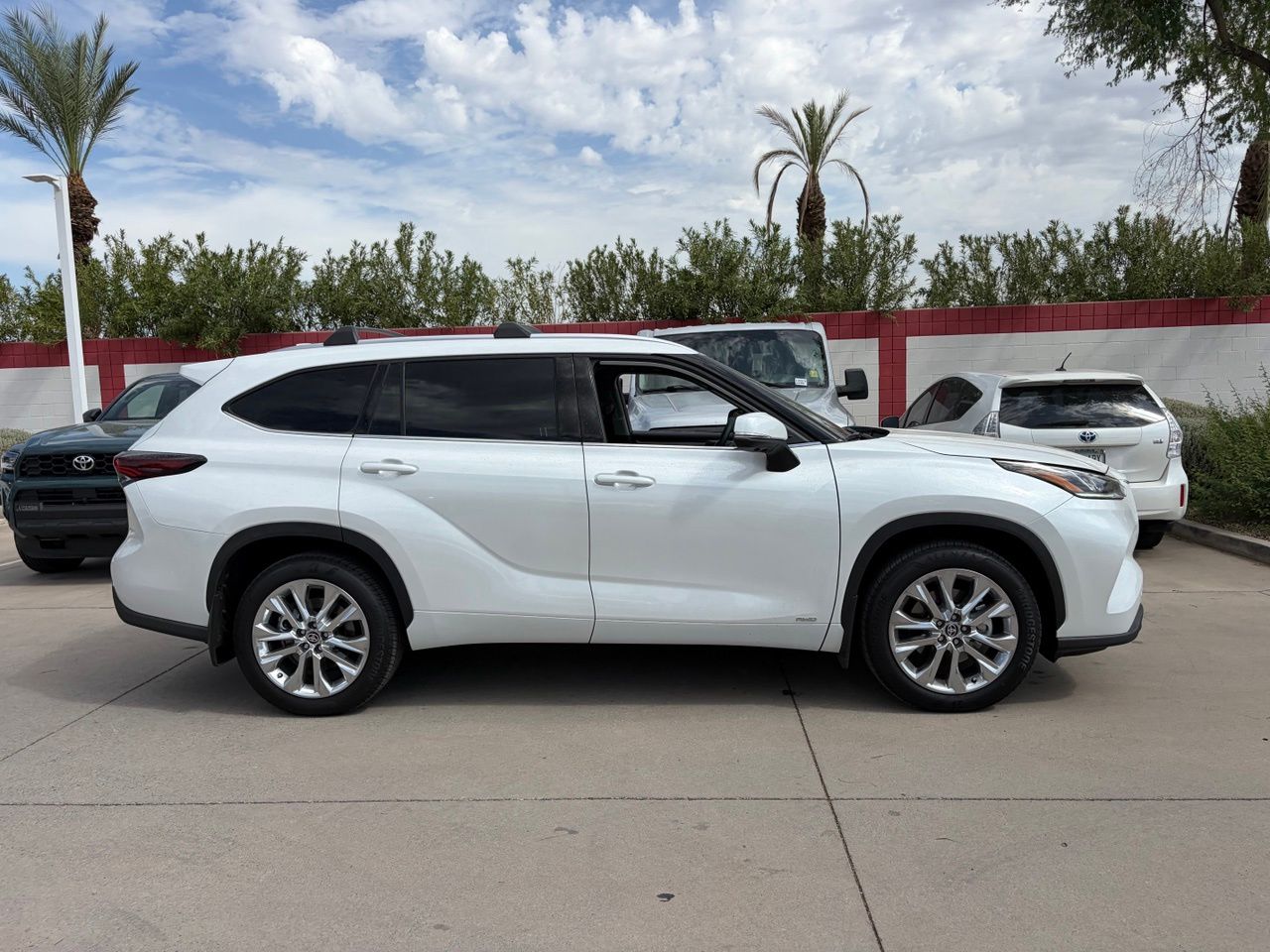 toyota highlander 2026 5TDXBRCH5TS713590 image toyota highlander 2026 5TDXBRCH5TS713590 image