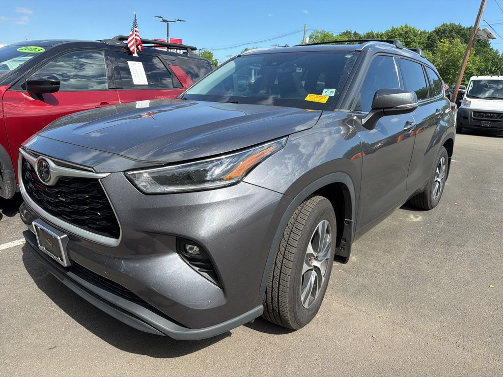 toyota highlander 2021 5TDGZRBH6MS551130 image toyota highlander 2021 5TDGZRBH6MS551130 image