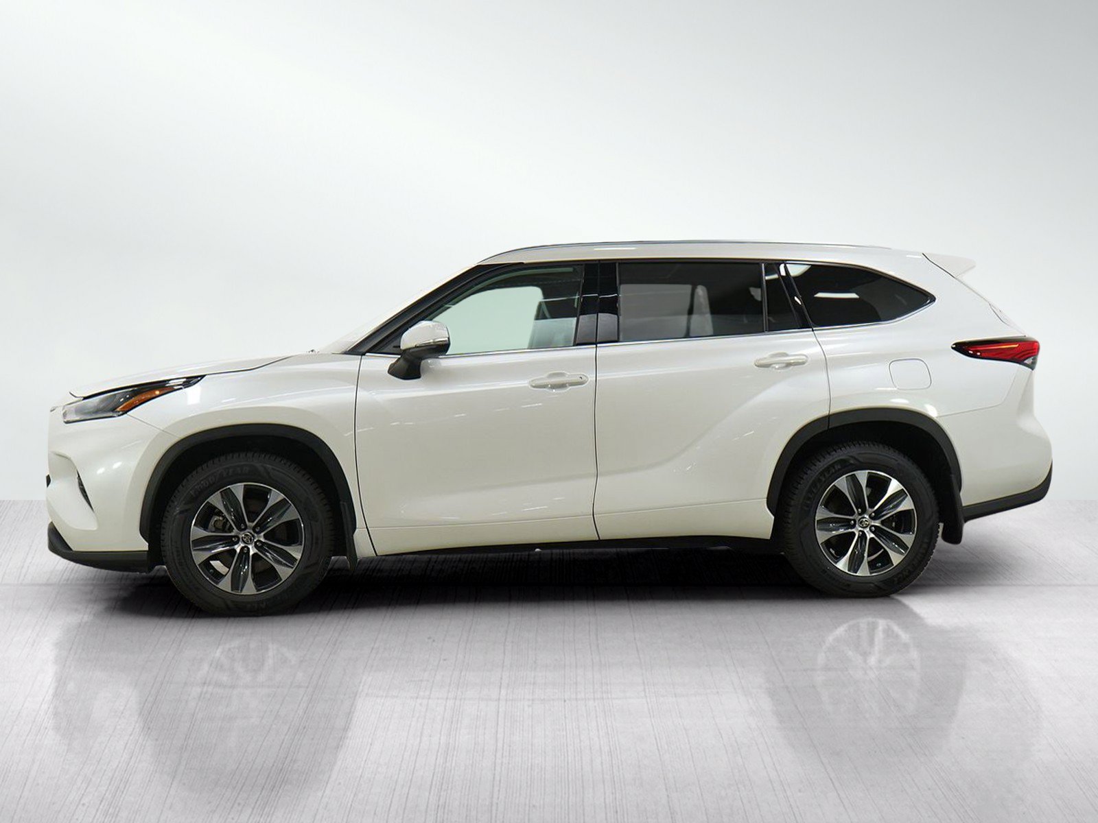 toyota highlander 2021 5TDGZRBH2MS106853 image toyota highlander 2021 5TDGZRBH2MS106853 image