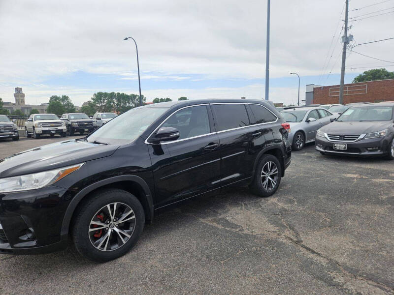 toyota highlander 2017 5TDBZRFH2HS456302 image toyota highlander 2017 5TDBZRFH2HS456302 image