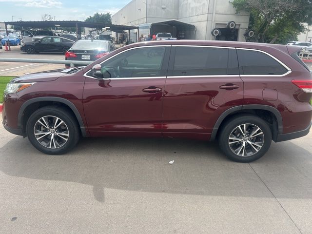 toyota highlander 2017 5TDZARFH2HS032317 image toyota highlander 2017 5TDZARFH2HS032317 image