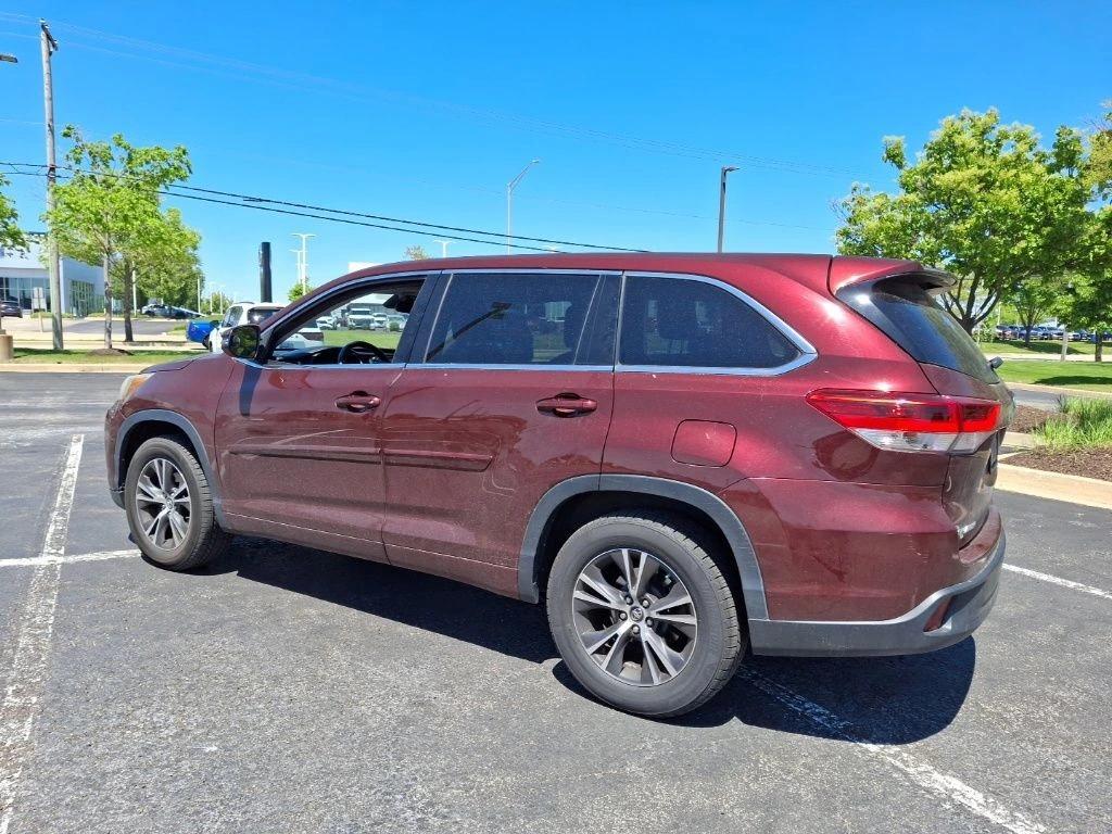 toyota highlander 2017 5TDZARFH6HS031817 image toyota highlander 2017 5TDZARFH6HS031817 image
