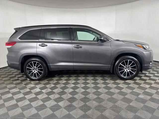 toyota highlander 2017 5TDJZRFH8HS392374 image toyota highlander 2017 5TDJZRFH8HS392374 image