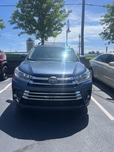 toyota highlander 2017 5TDDGRFH0HS027450 image toyota highlander 2017 5TDDGRFH0HS027450 image