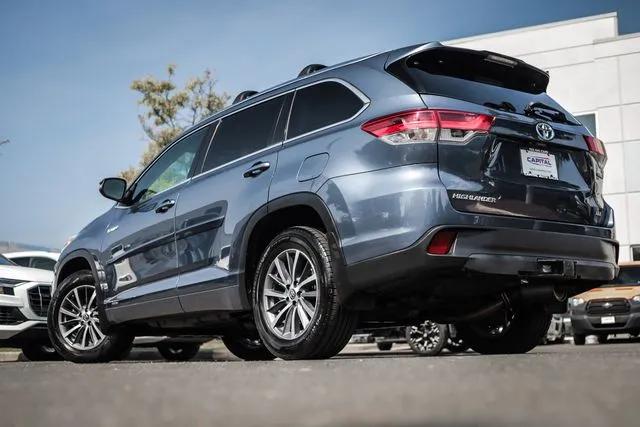 toyota highlander 2017 5TDJGRFH0HS027497 image toyota highlander 2017 5TDJGRFH0HS027497 image